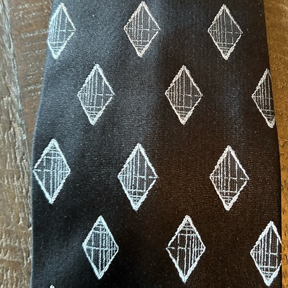 Alfred Sung Silk Tie - Picture 2 of 4